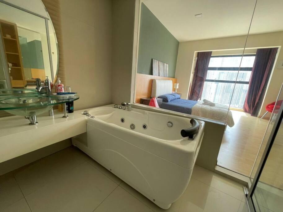 Stylish Romantic Couples Getaway At Kl City 1419 Kuala Lumpur Kültér fotó